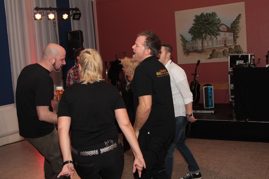 Nicki, Chris und Gunnar beim Tanzen